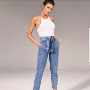 Abercrombie & Fitch Ultra High Rise Mom Jean 10R